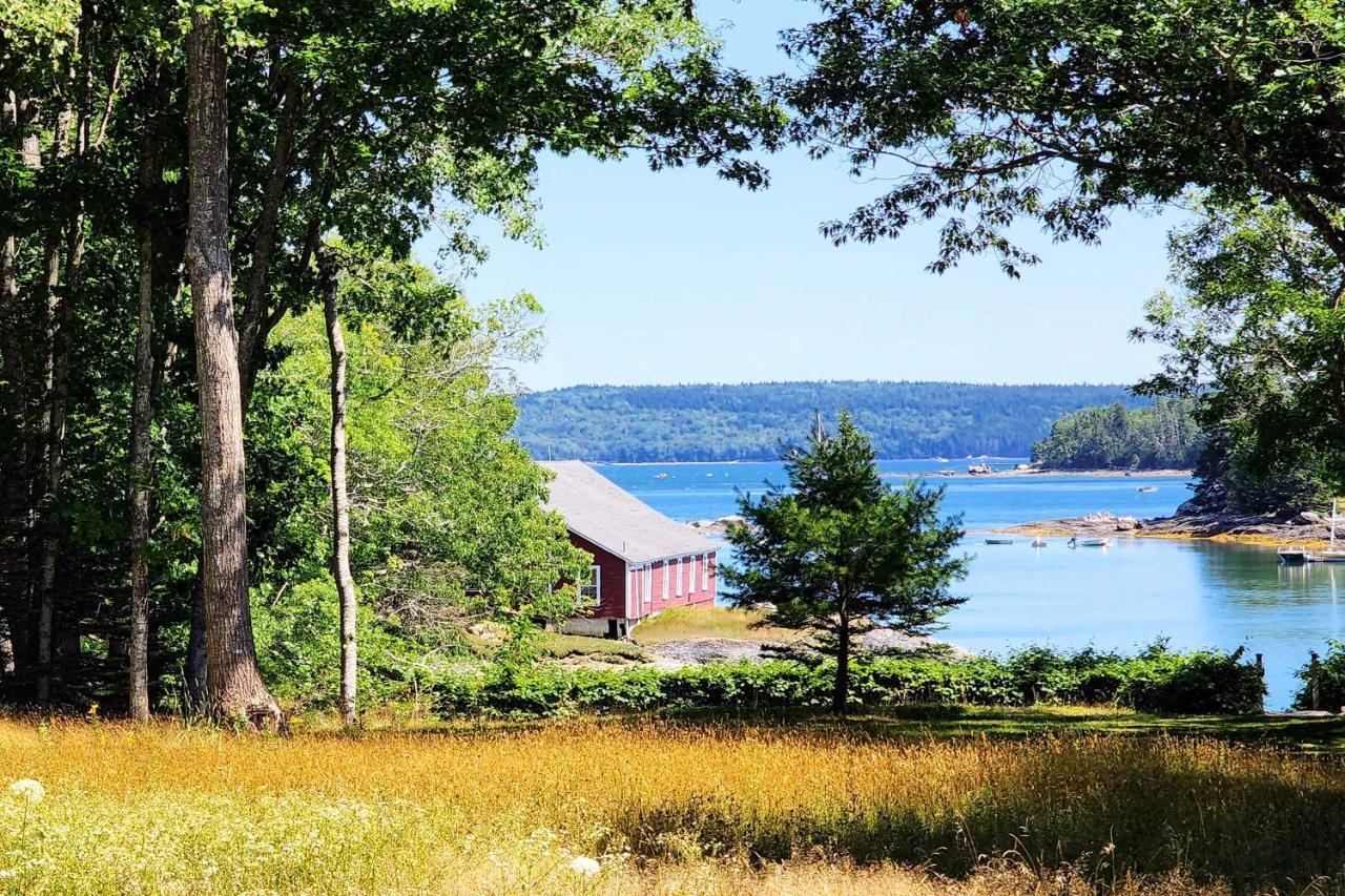 Hidden Gem Near Blue Hill Peninsula Ferienhaus